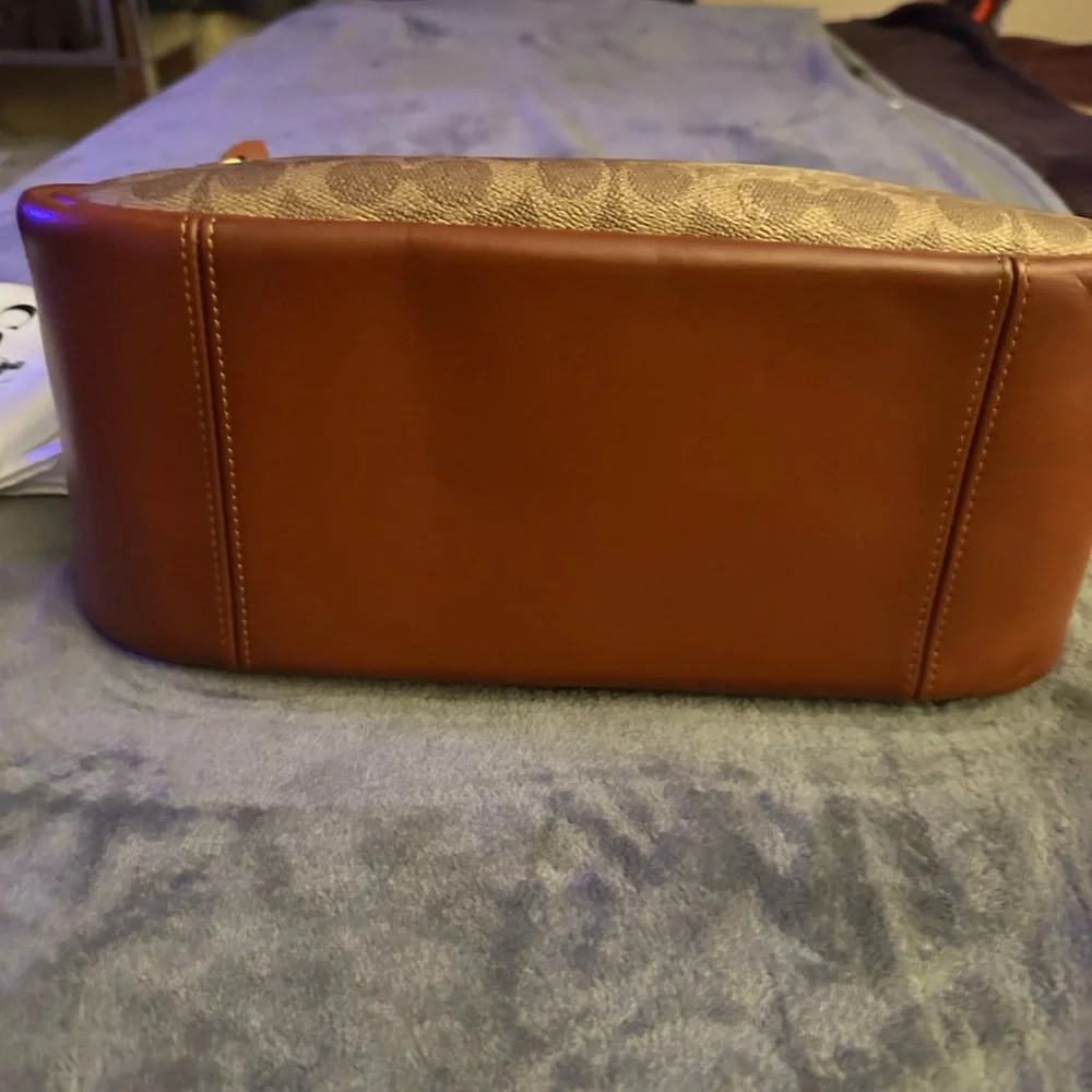 🔥Coach Signature Canvas and Red Leather Shoulder Bag - Picture 8 of 14